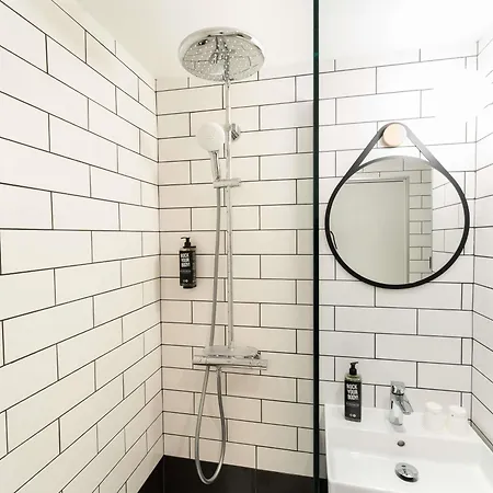 Ibis Paris Nord Porte De Ouen Otel