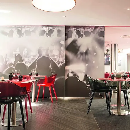 Kyriad Paris Ouen Hotel